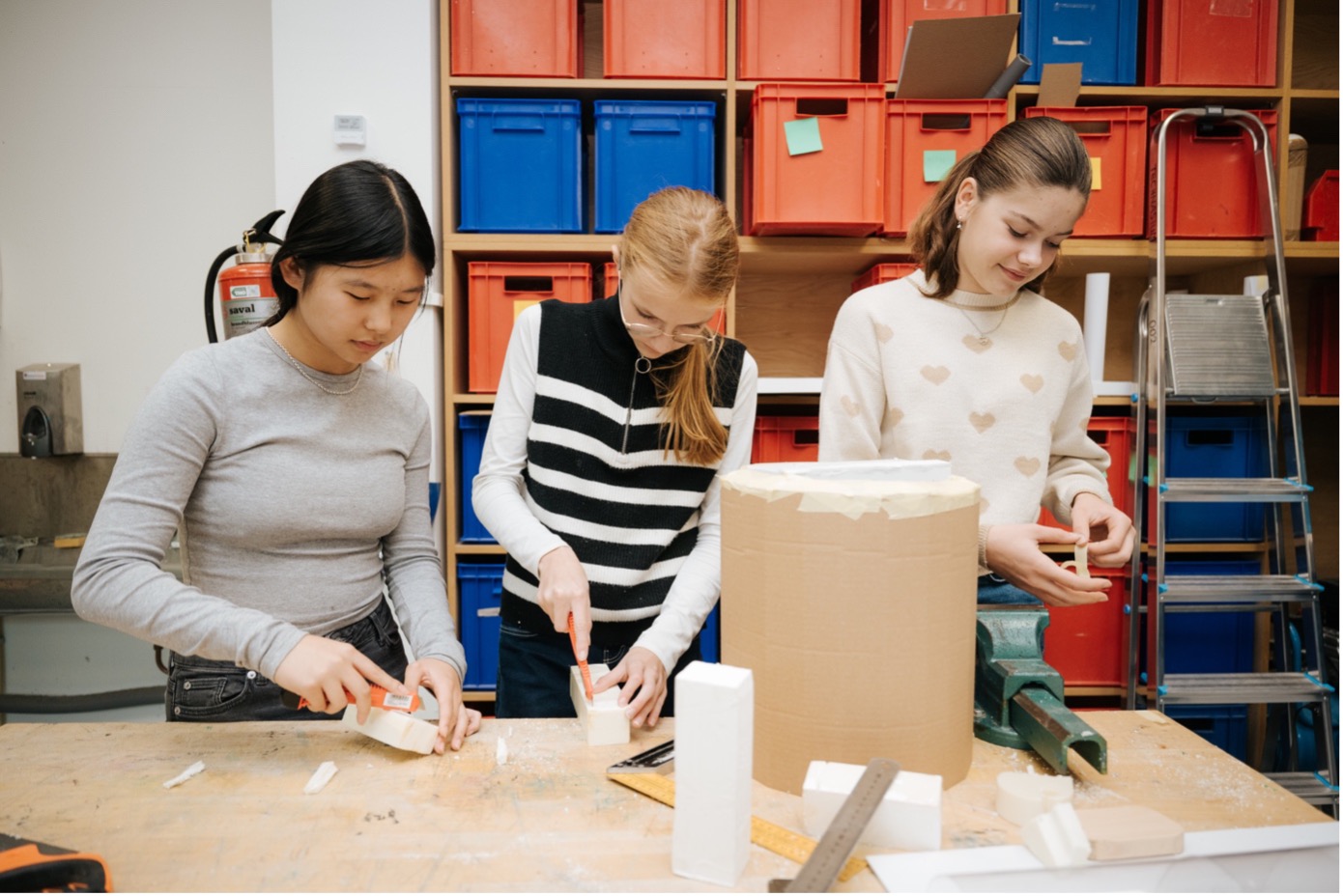 Leerlingen bouwen aan een eigen project